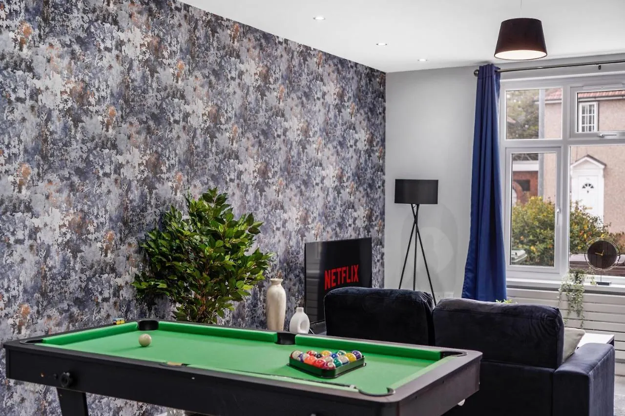 Exquisite London Home - Parking - Sleeps 10 Dagenham 0*,