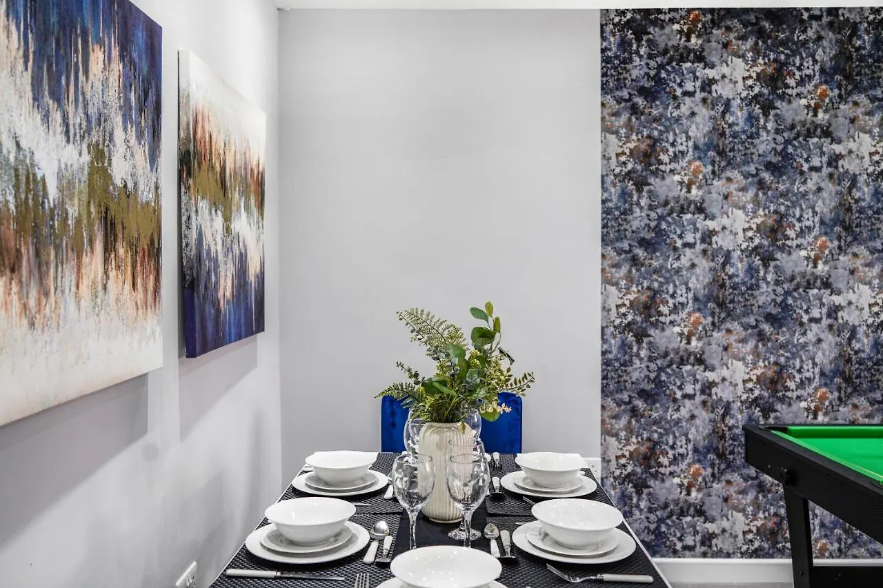 Exquisite London Home - Parking - Sleeps 10 Dagenham